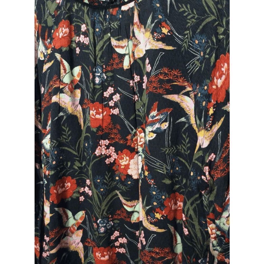 Jessica Simpson Keilani Top In Bird Print - Picture 3 of 3